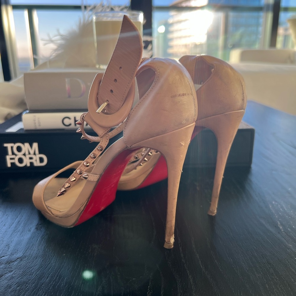 Choca Lux Christian Louboutin 6.5